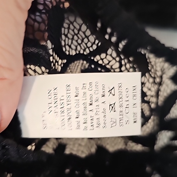 BANJUL Lace V neck bodysuit - Picture 4 of 11